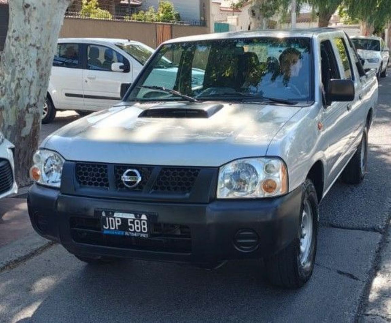 Nissan NP 300 Usada en Mendoza, deRuedas