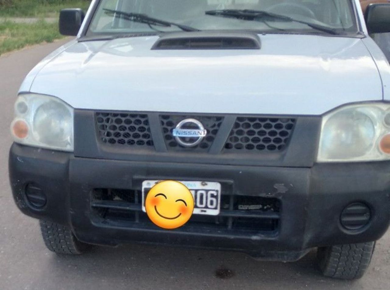Nissan NP 300 Usada en Mendoza, deRuedas