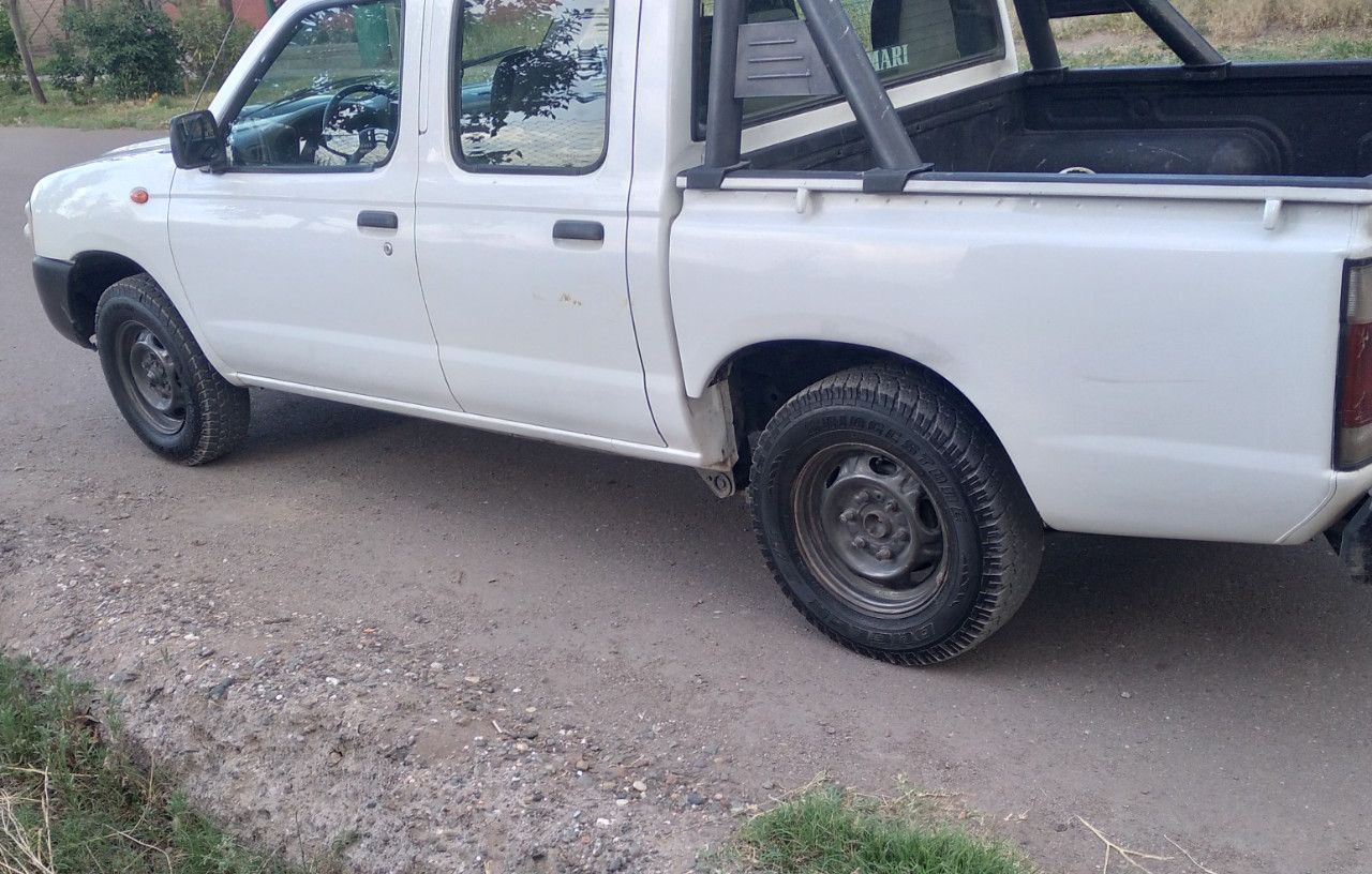 Nissan NP 300 Usada en Mendoza, deRuedas