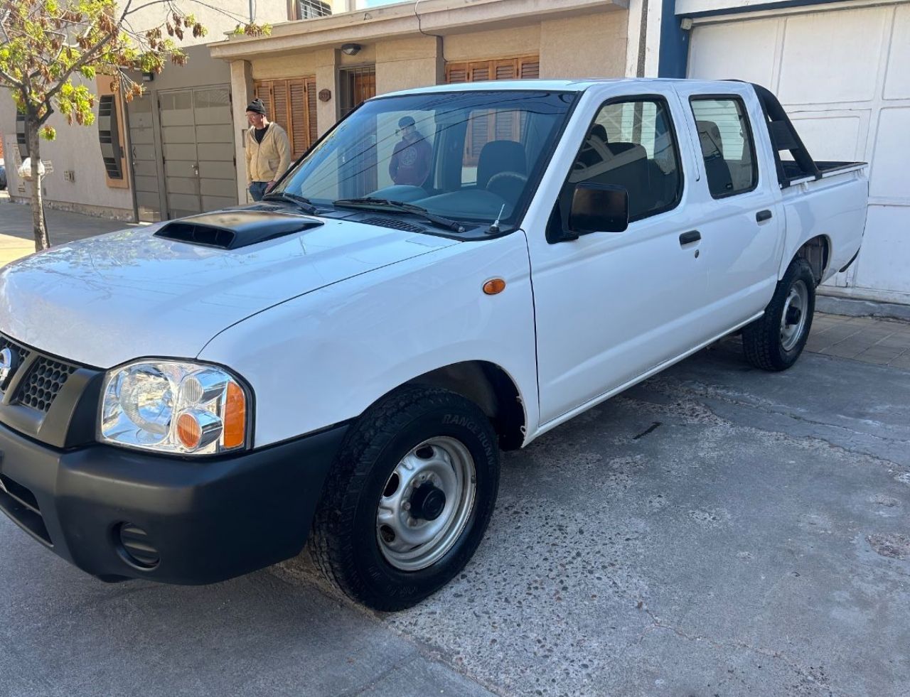 Nissan NP 300 Usada en Mendoza, deRuedas