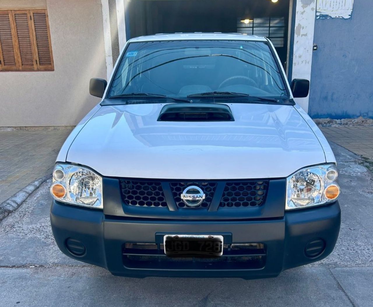 Nissan NP 300 Usada en Mendoza, deRuedas
