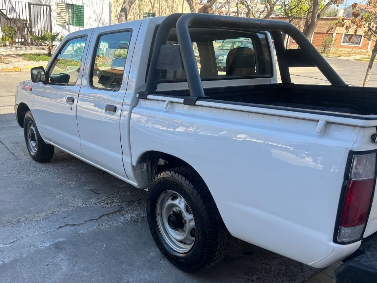 Nissan NP 300 Usada en Mendoza, deRuedas