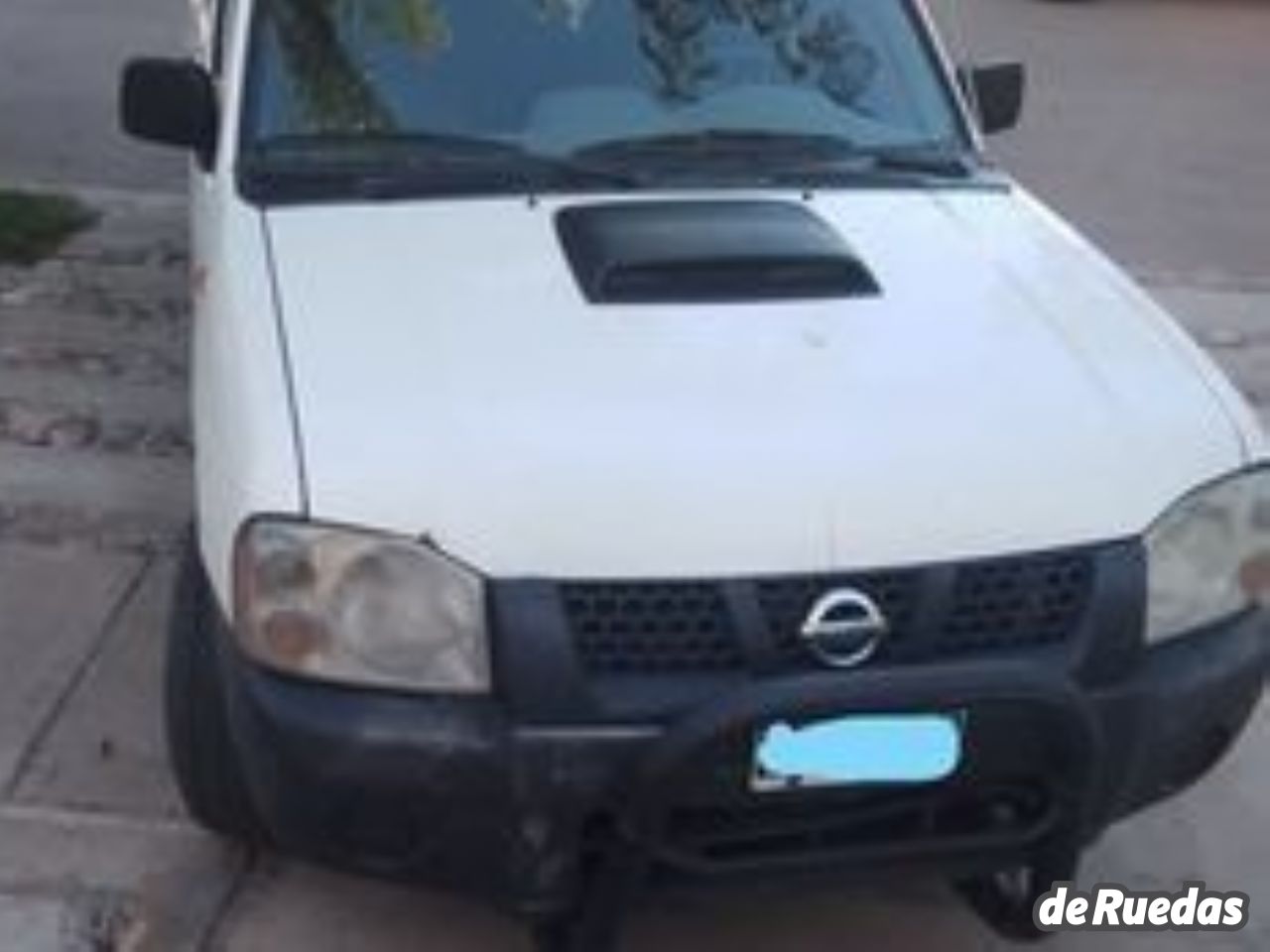 Nissan NP 300 Usada en Mendoza, deRuedas