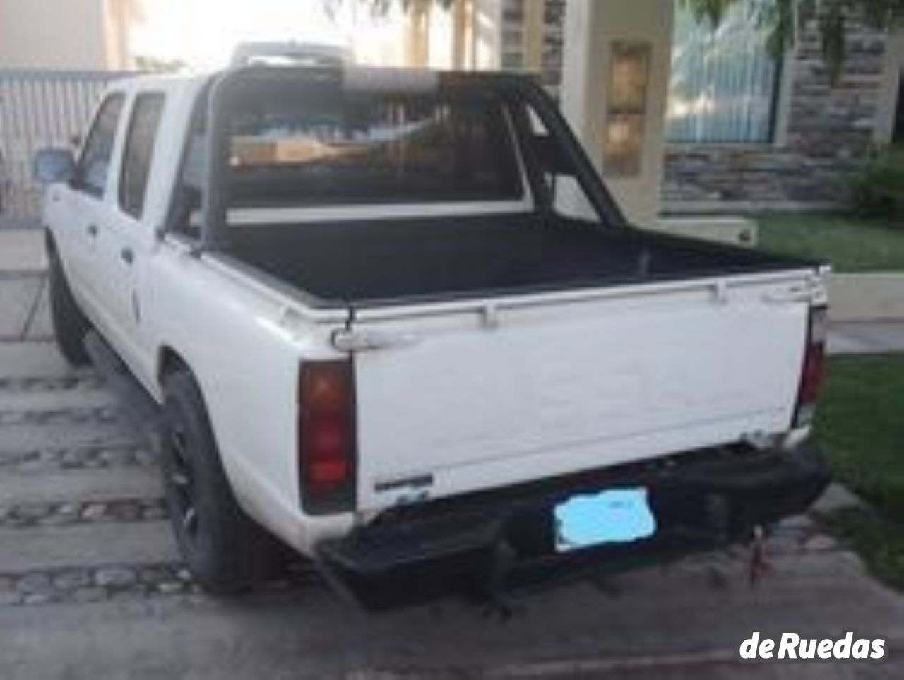 Nissan NP 300 Usada en Mendoza, deRuedas