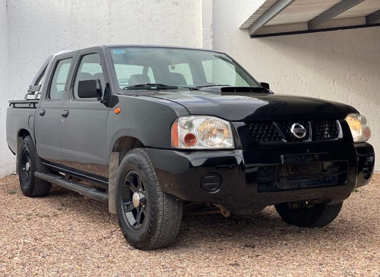 Nissan NP 300 Usada en Mendoza, deRuedas