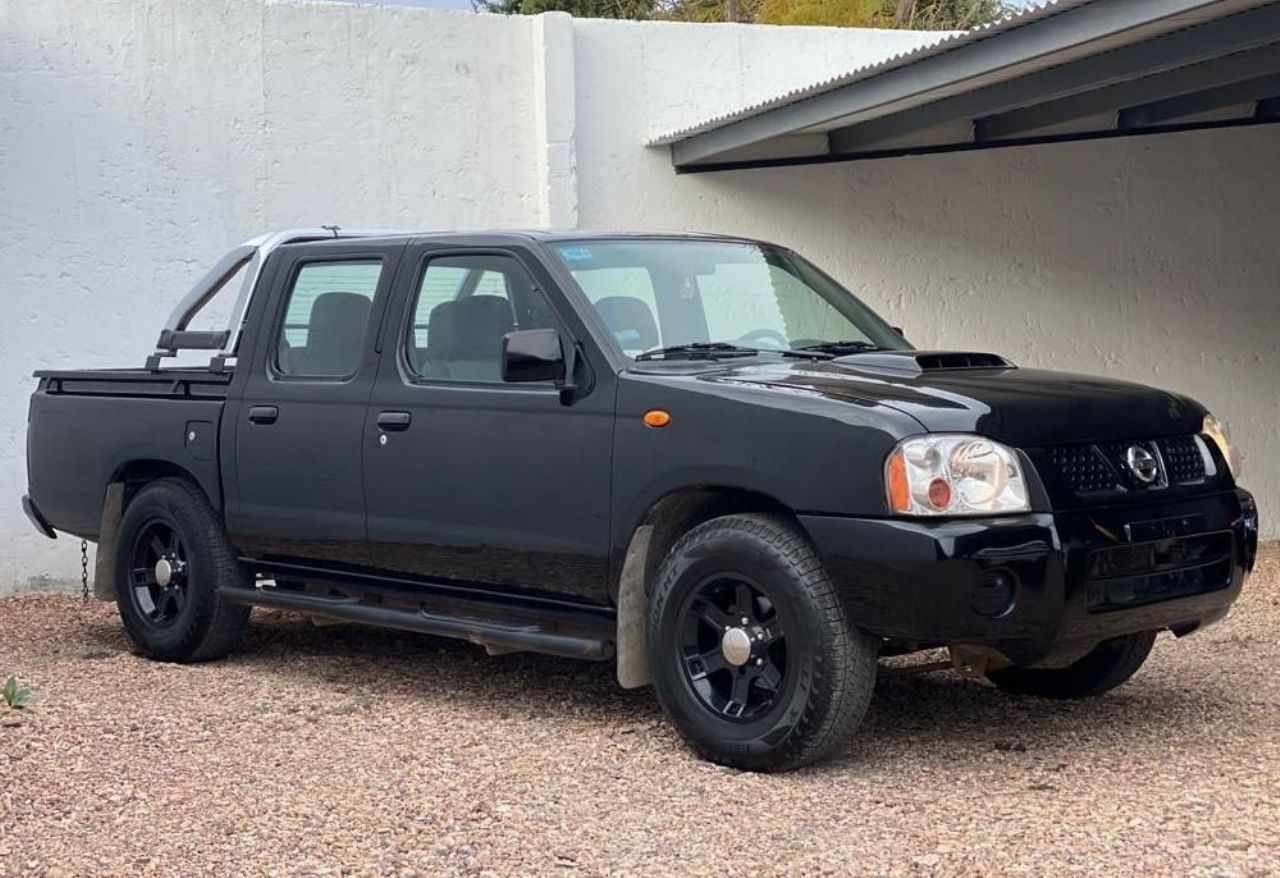 Nissan NP 300 Usada en Mendoza, deRuedas