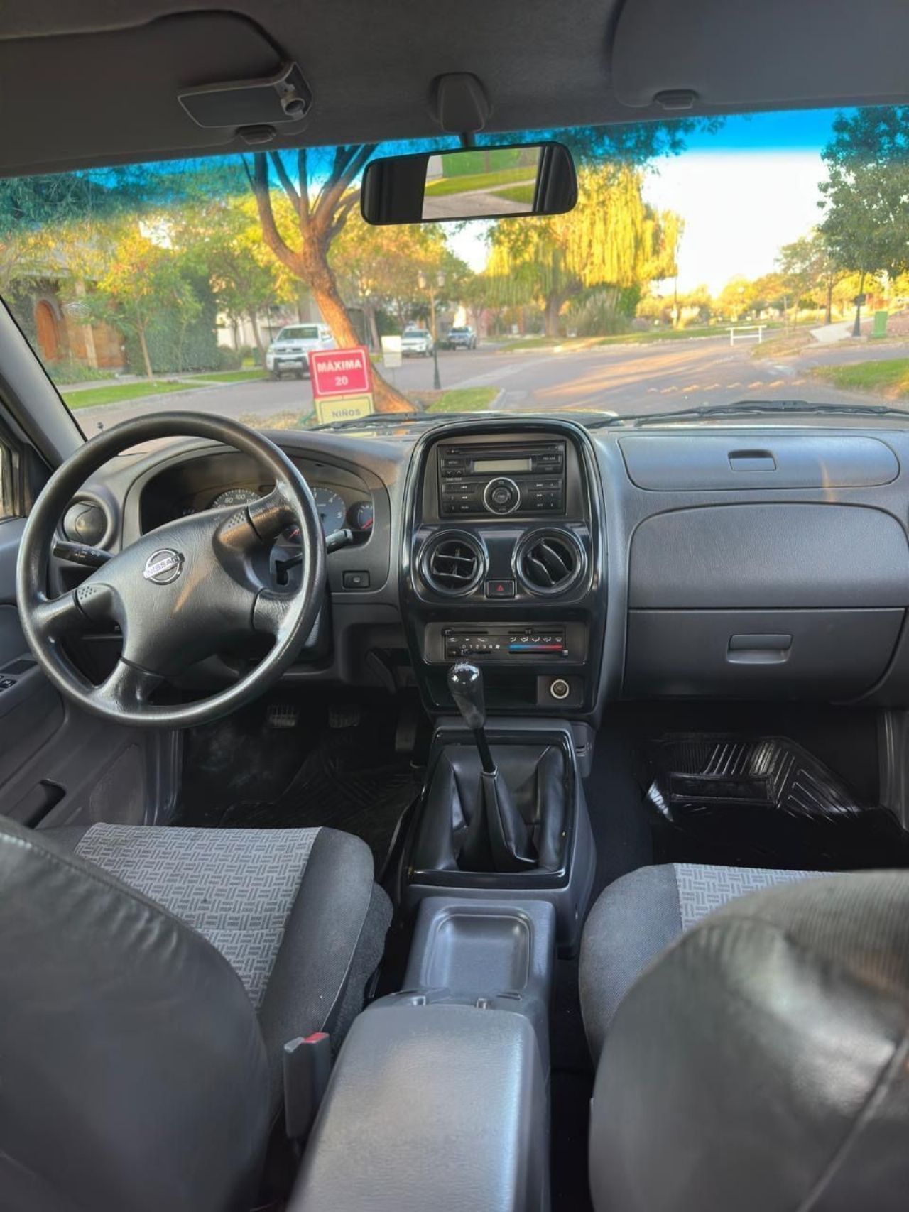 Nissan NP 300 Usada en Mendoza, deRuedas