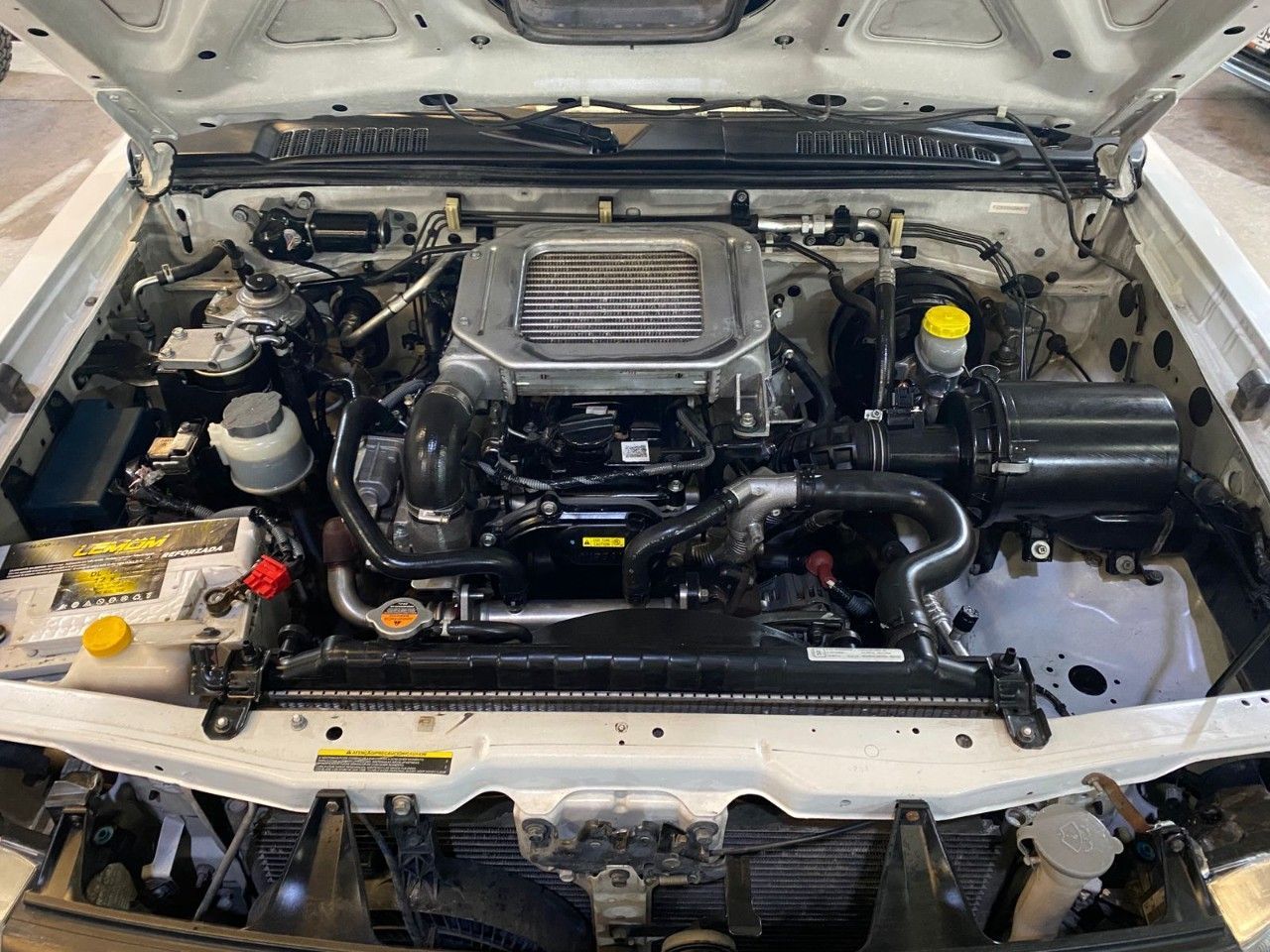 Nissan NP 300 Usada en Mendoza, deRuedas