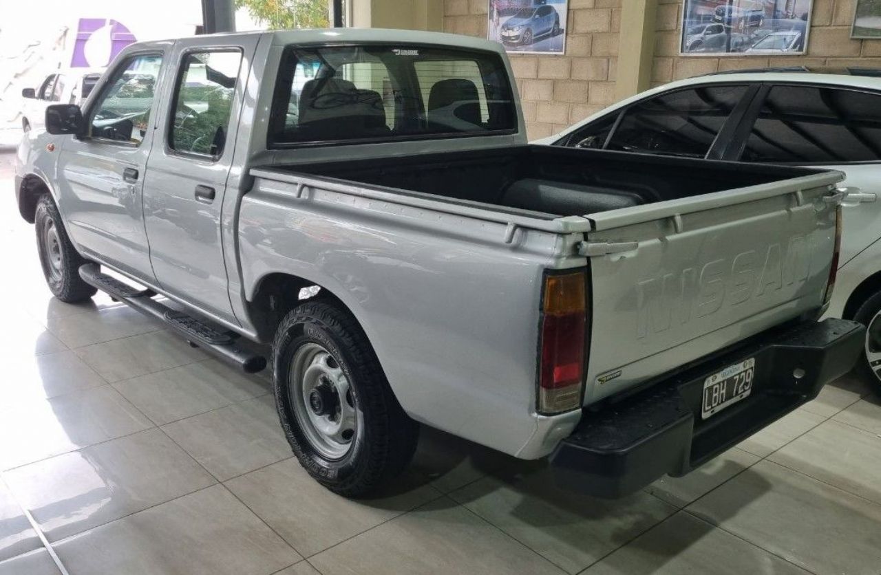 Nissan NP 300 Usada en Mendoza, deRuedas