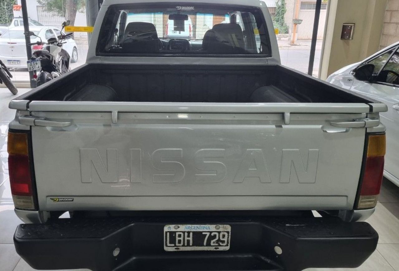 Nissan NP 300 Usada en Mendoza, deRuedas