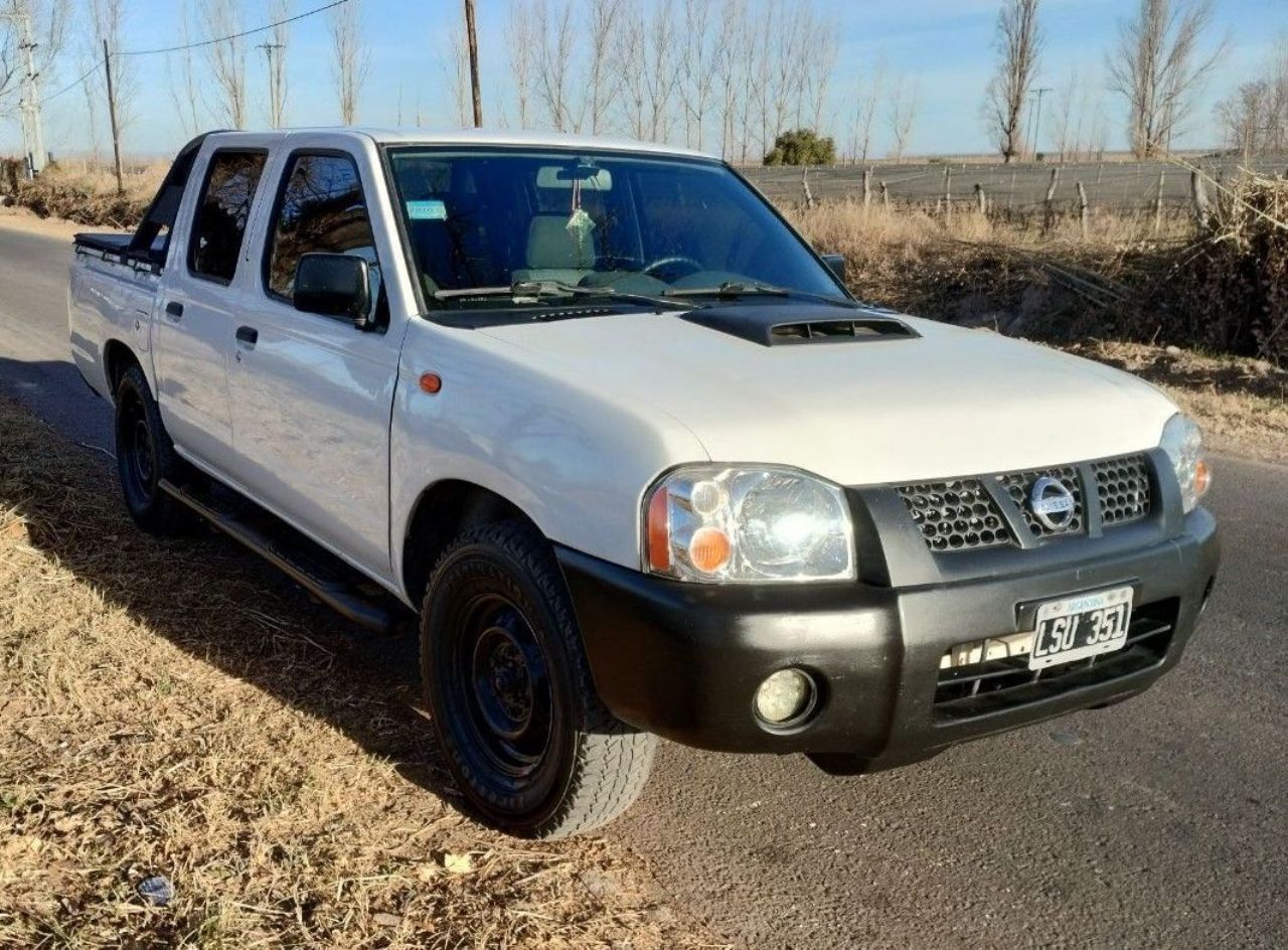 Nissan NP 300 Usada en Mendoza, deRuedas