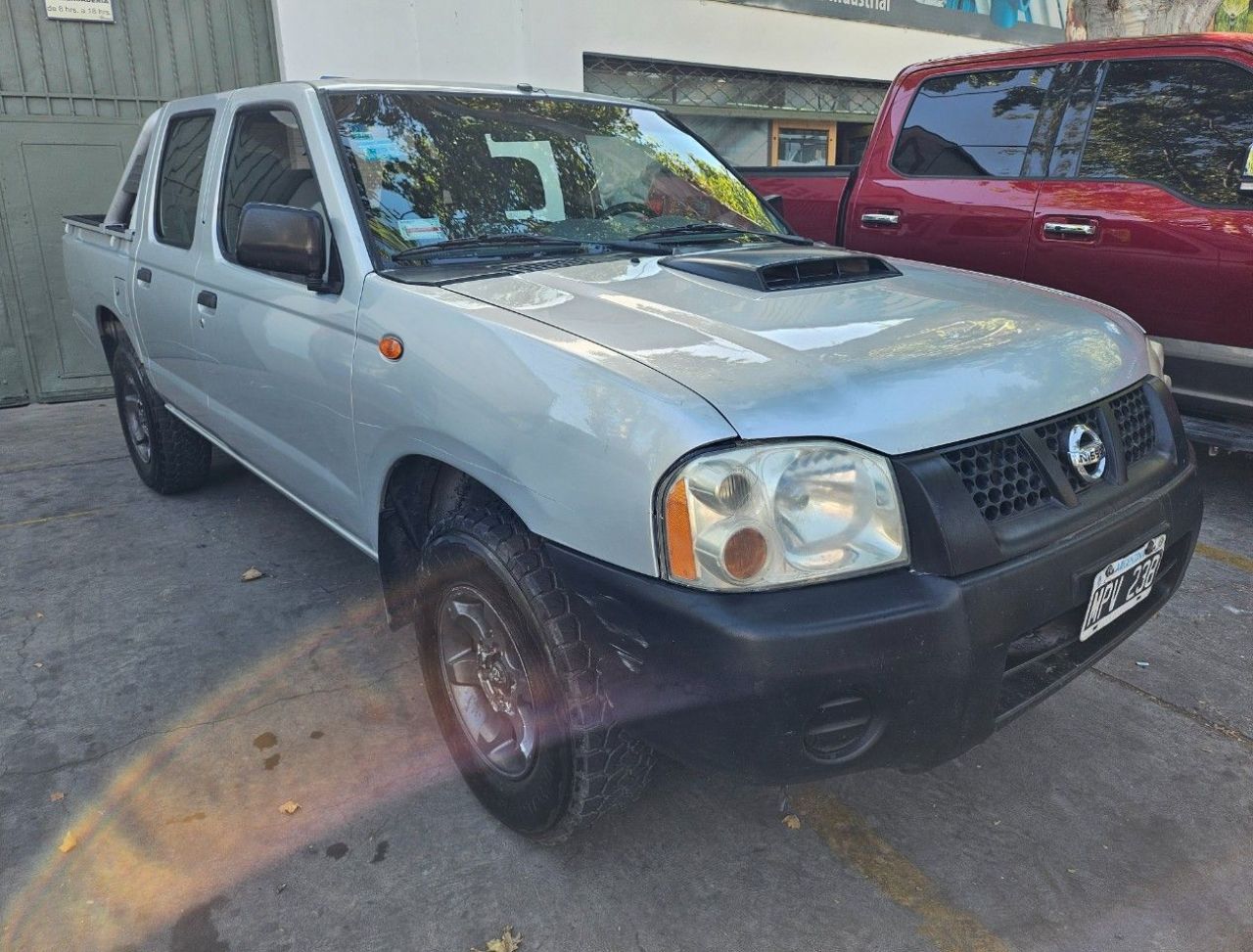 Nissan NP 300 Usada en Mendoza, deRuedas