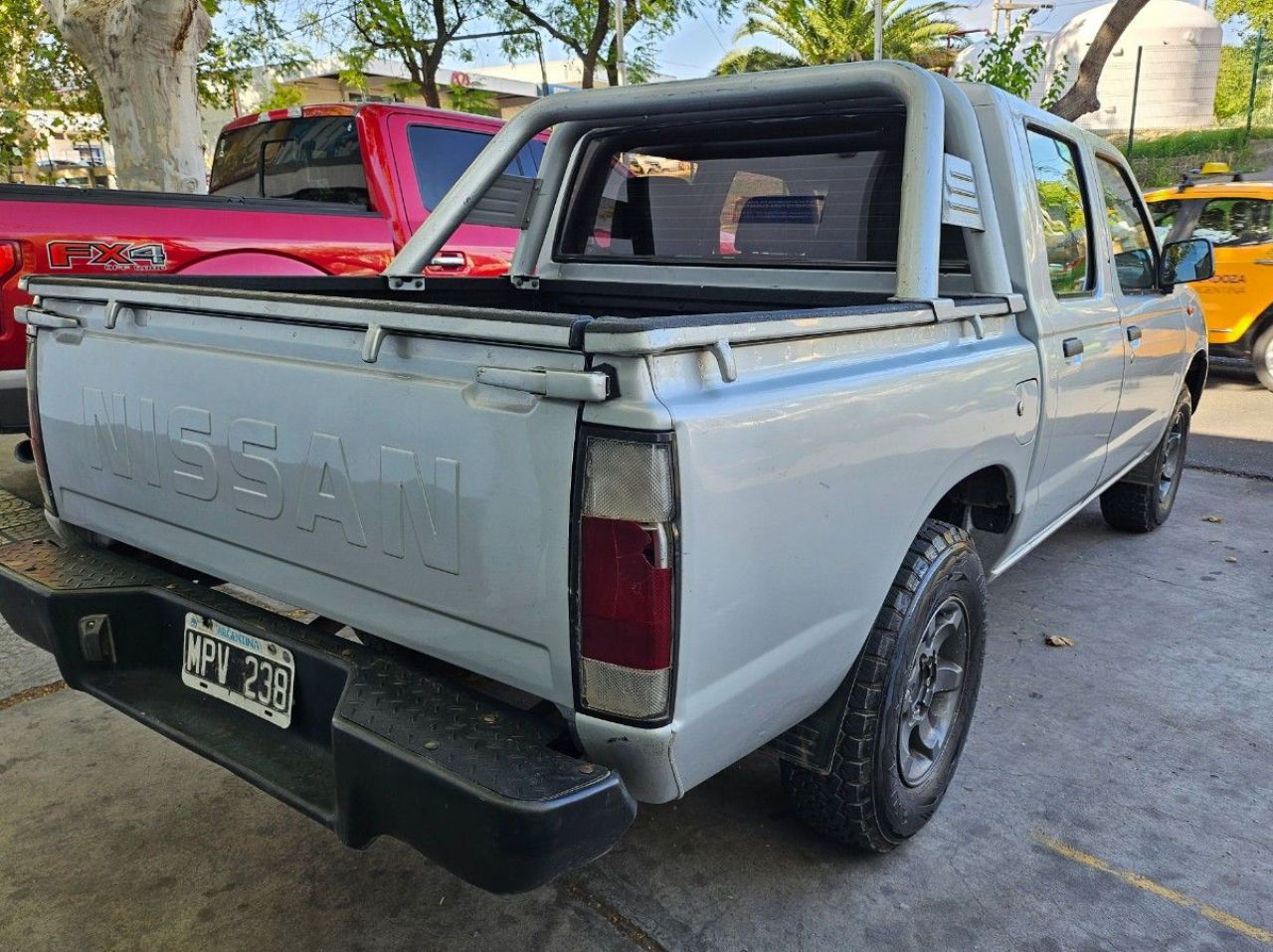 Nissan NP 300 Usada en Mendoza, deRuedas