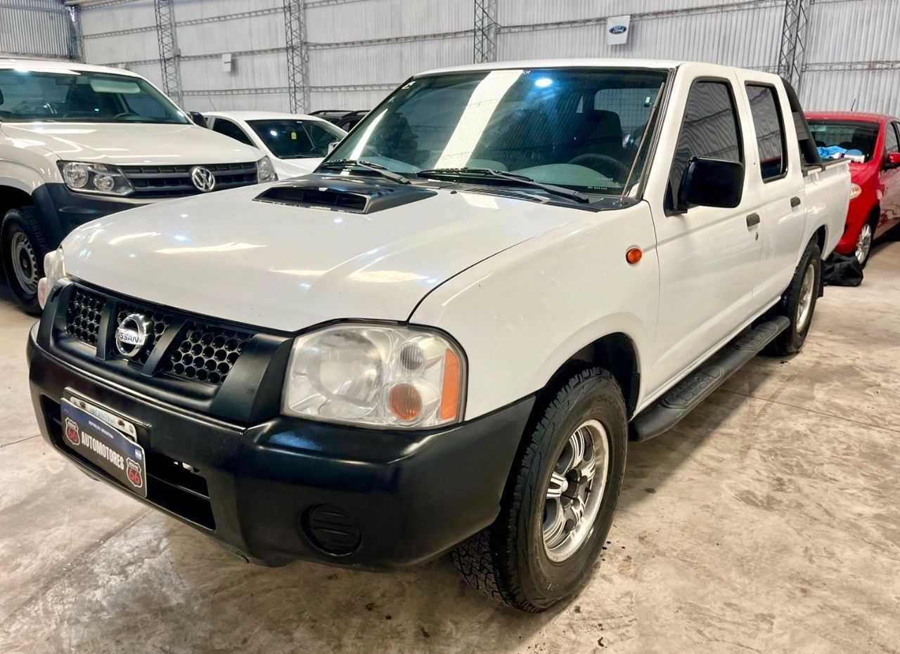 Nissan NP 300 Usada en Mendoza, deRuedas