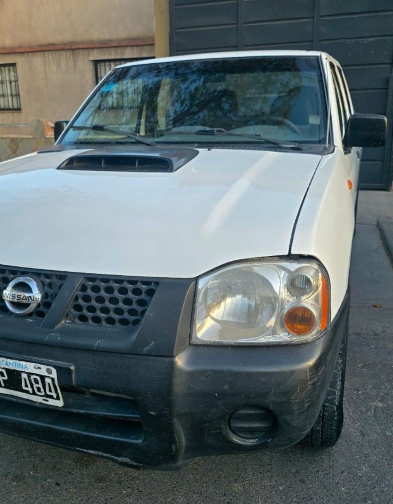 Nissan NP 300 Usada en Mendoza, deRuedas