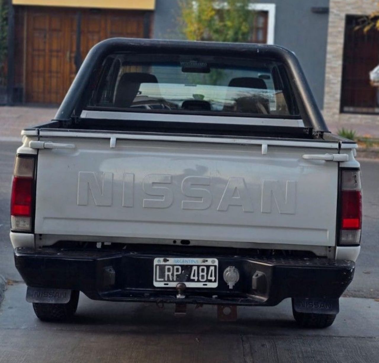 Nissan NP 300 Usada en Mendoza, deRuedas