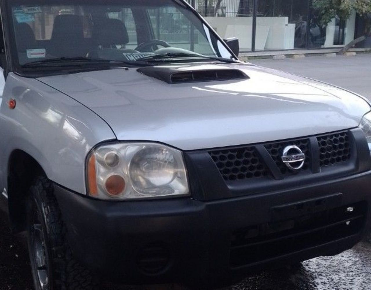 Nissan NP 300 Usada en Mendoza, deRuedas