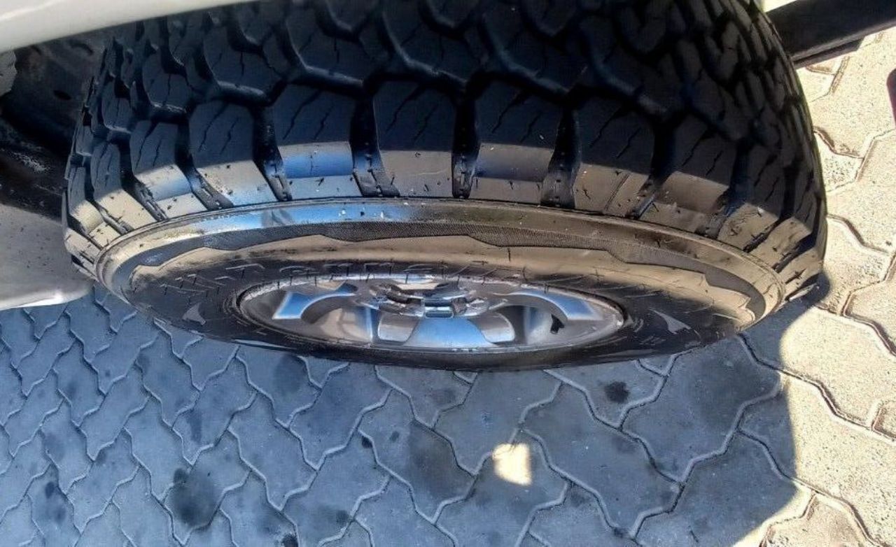 Nissan NP 300 Usada en Mendoza, deRuedas