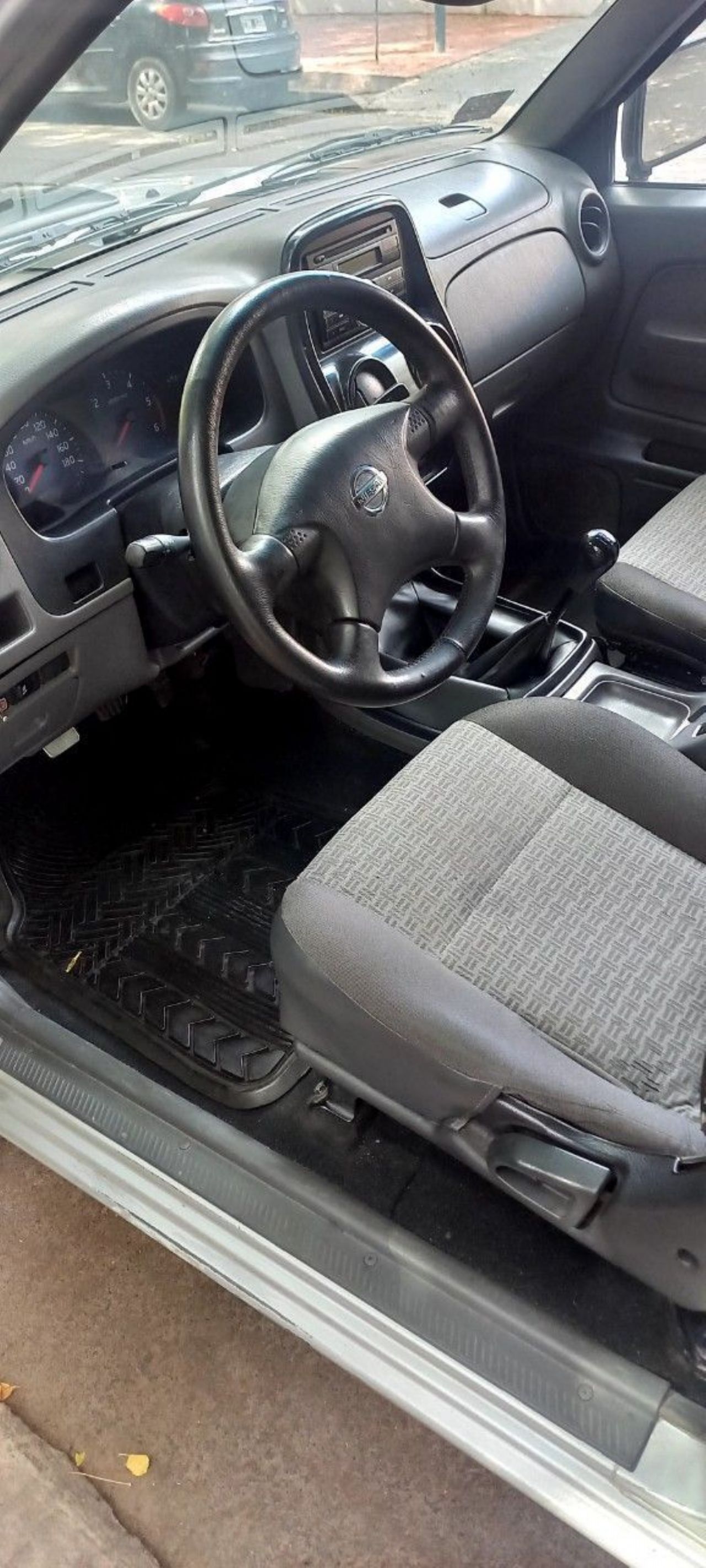 Nissan NP 300 Usada en Mendoza, deRuedas