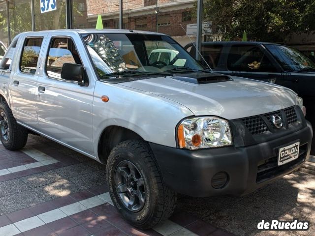 Nissan NP 300 Usada en Mendoza, deRuedas