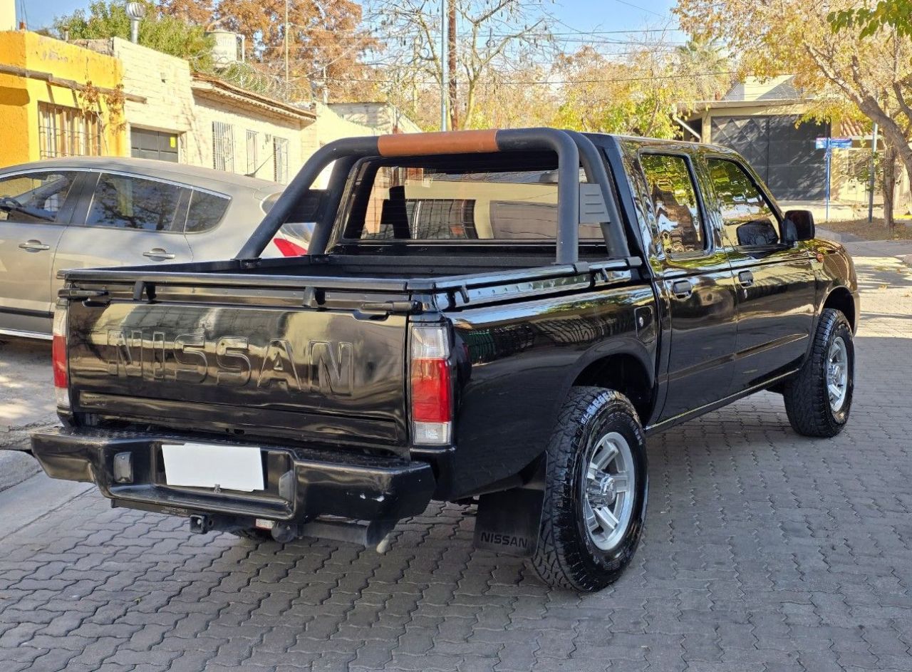 Nissan NP 300 Usada en Mendoza, deRuedas
