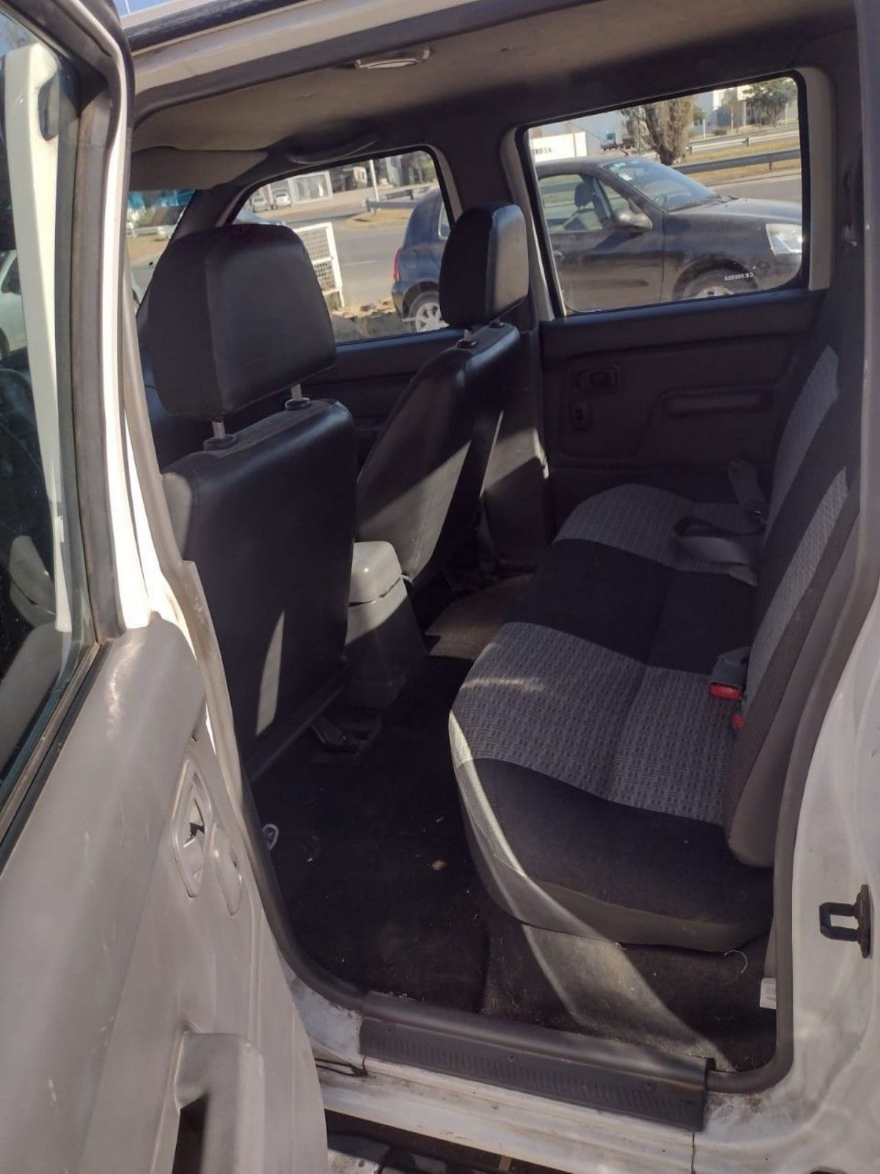 Nissan NP 300 Usada en Córdoba, deRuedas