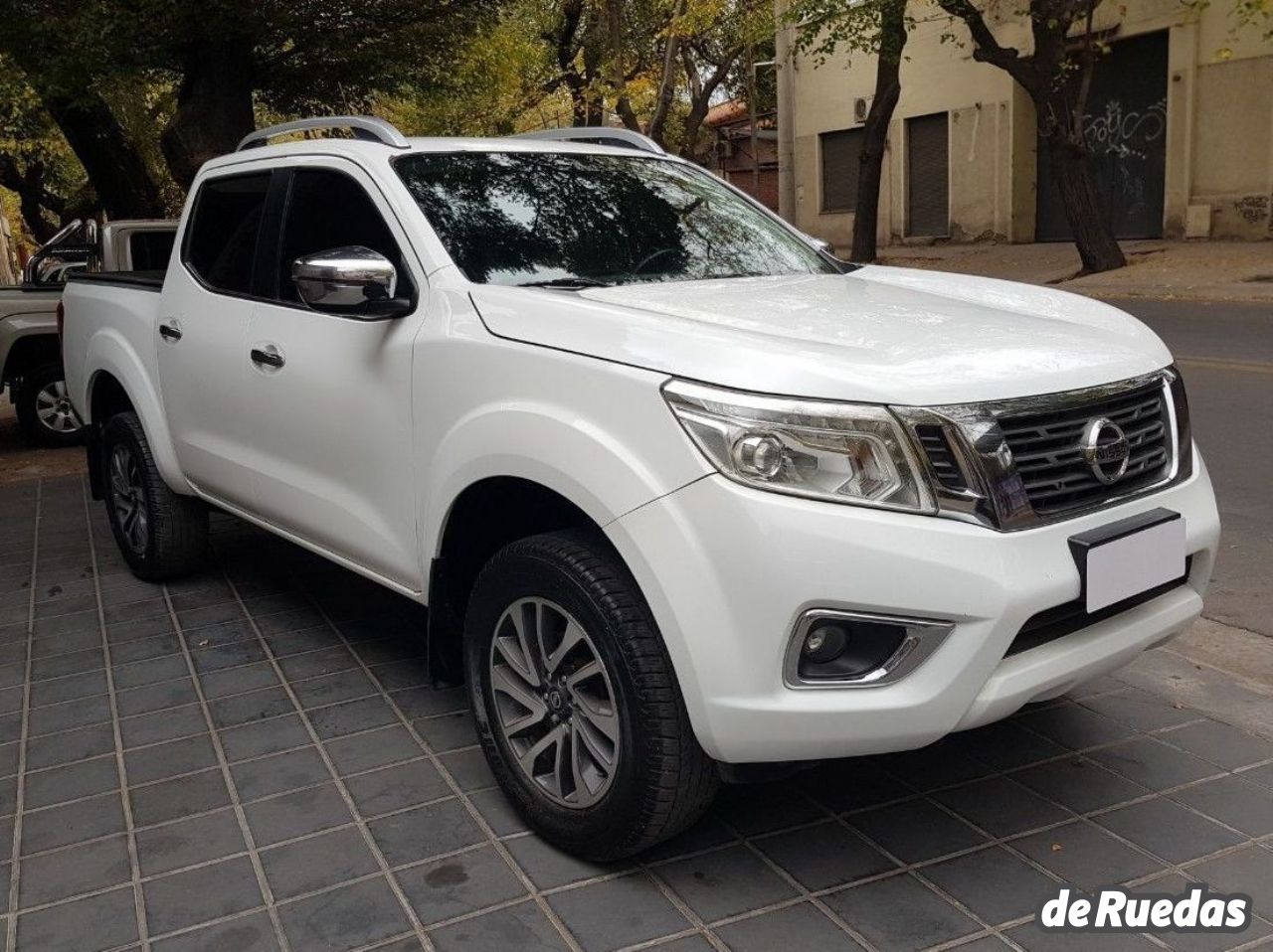 Nissan NP 300 Usada en Mendoza, deRuedas