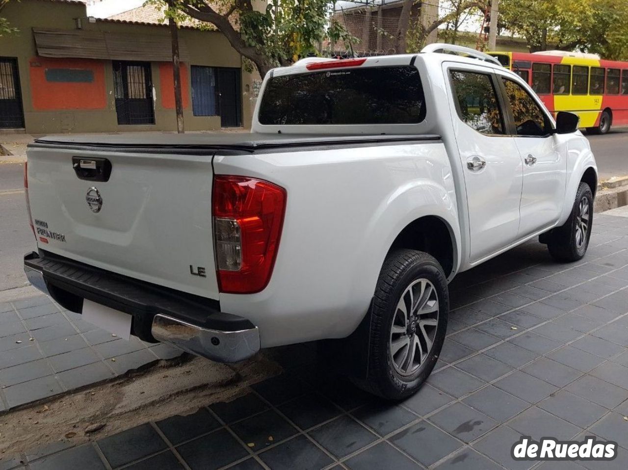 Nissan NP 300 Usada en Mendoza, deRuedas