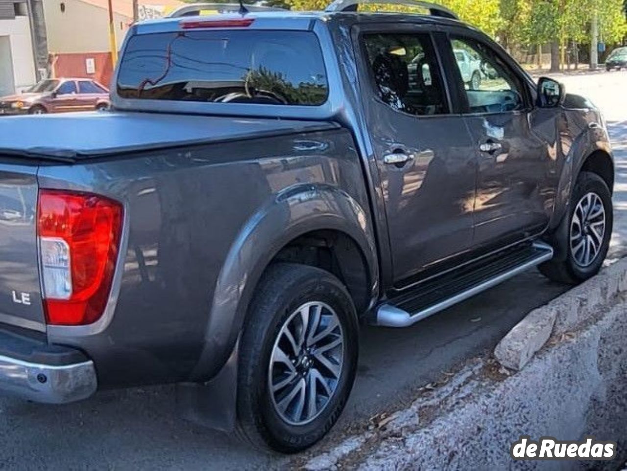 Nissan NP 300 Usada en Mendoza, deRuedas