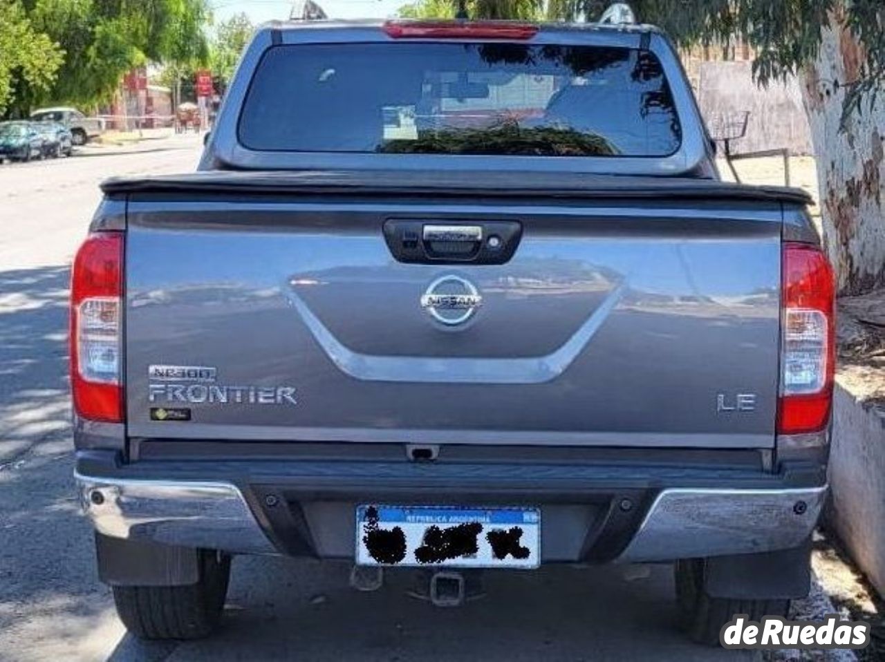 Nissan NP 300 Usada en Mendoza, deRuedas