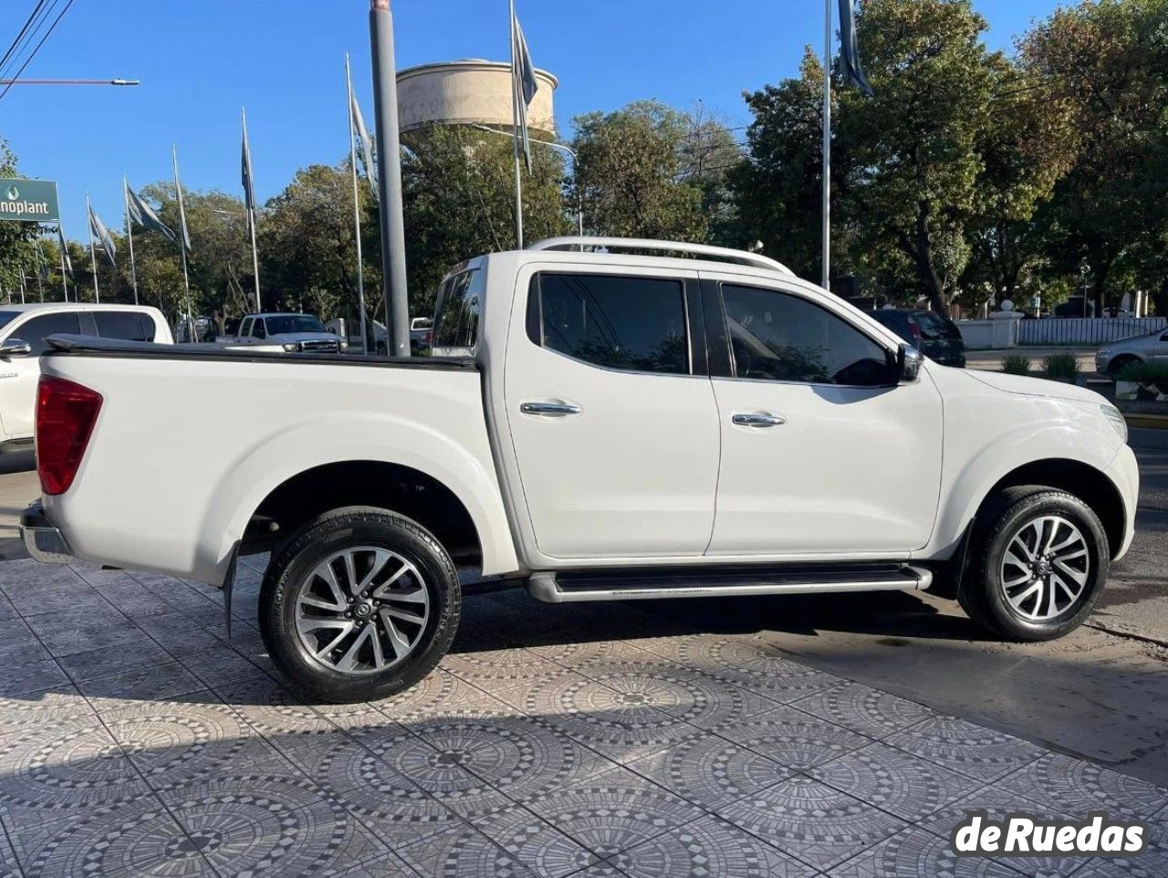 Nissan NP 300 Usada en Mendoza, deRuedas