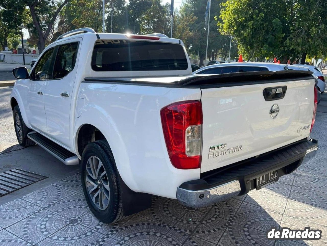 Nissan NP 300 Usada en Mendoza, deRuedas
