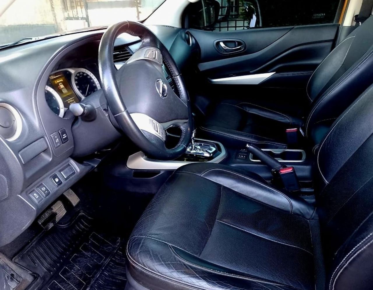 Nissan NP 300 Usada en Mendoza, deRuedas