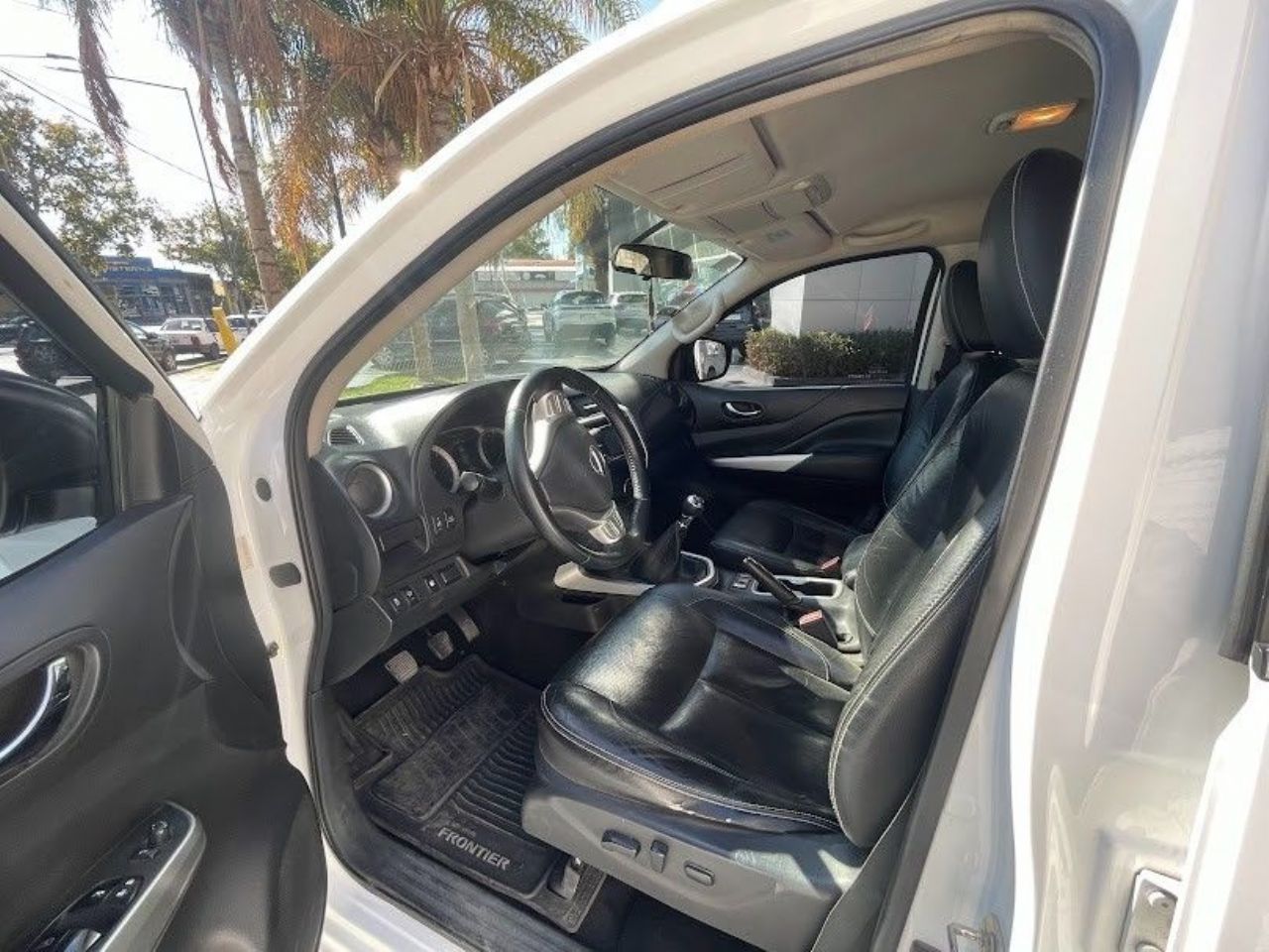 Nissan NP 300 Usada en San Juan, deRuedas