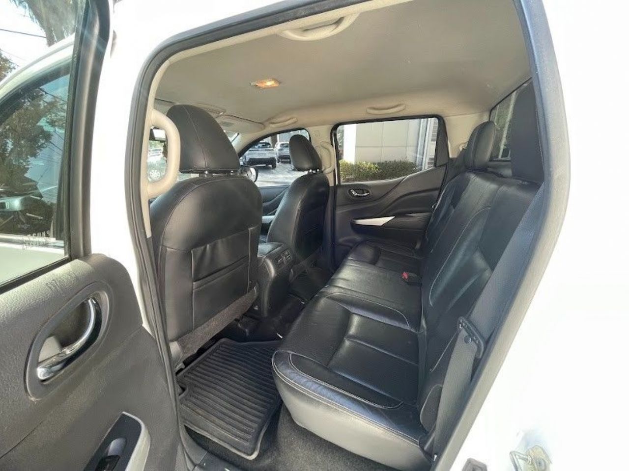 Nissan NP 300 Usada en San Juan, deRuedas