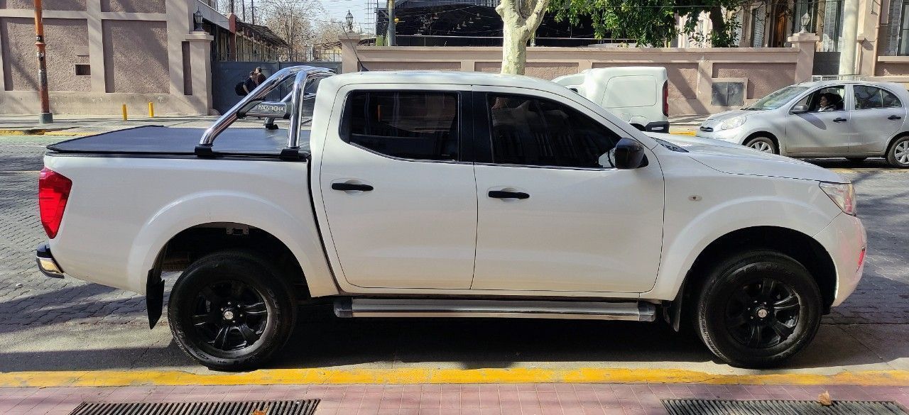 Nissan NP 300 Usada en Mendoza, deRuedas