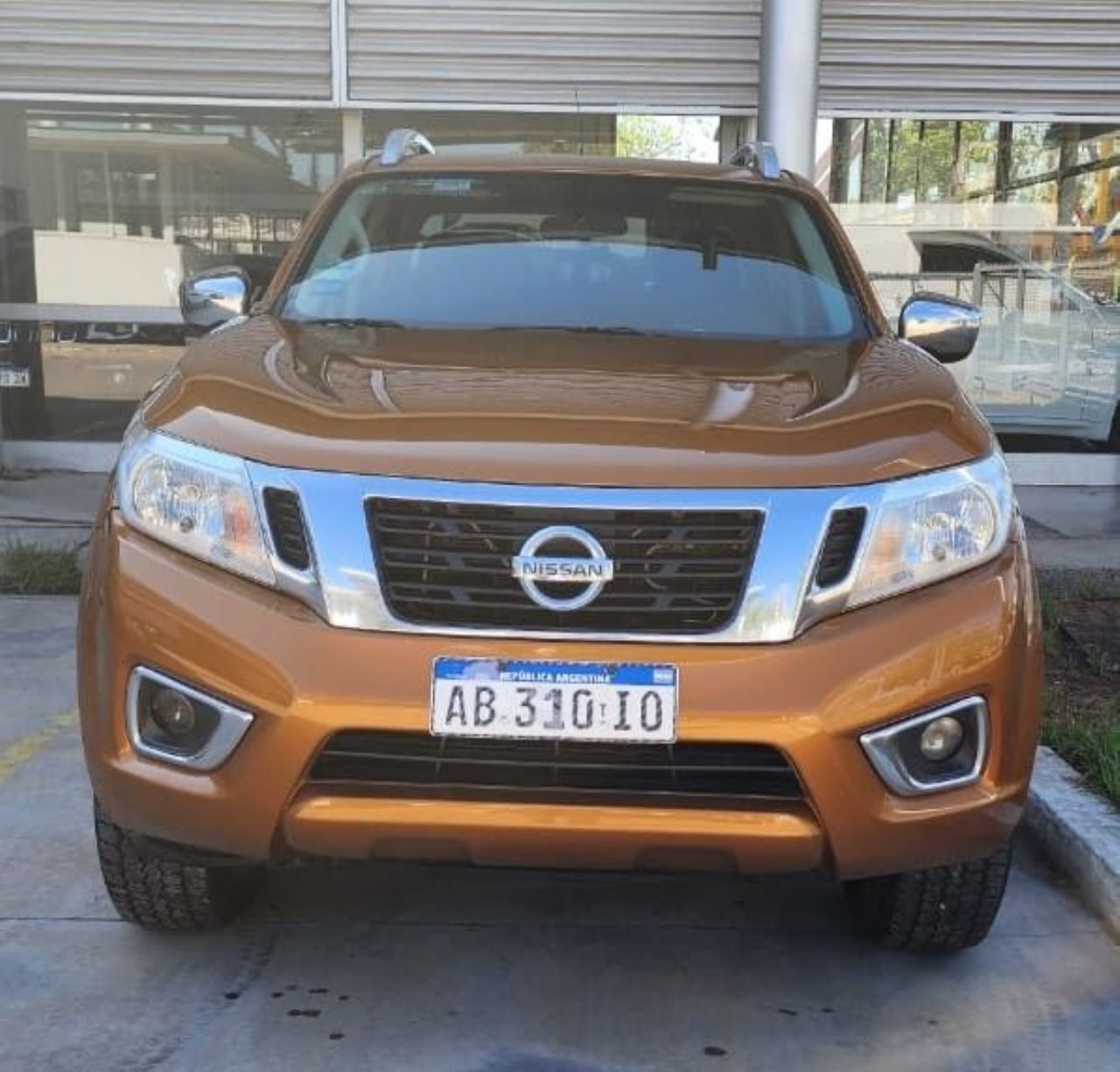 Nissan NP 300 Usada en Mendoza, deRuedas