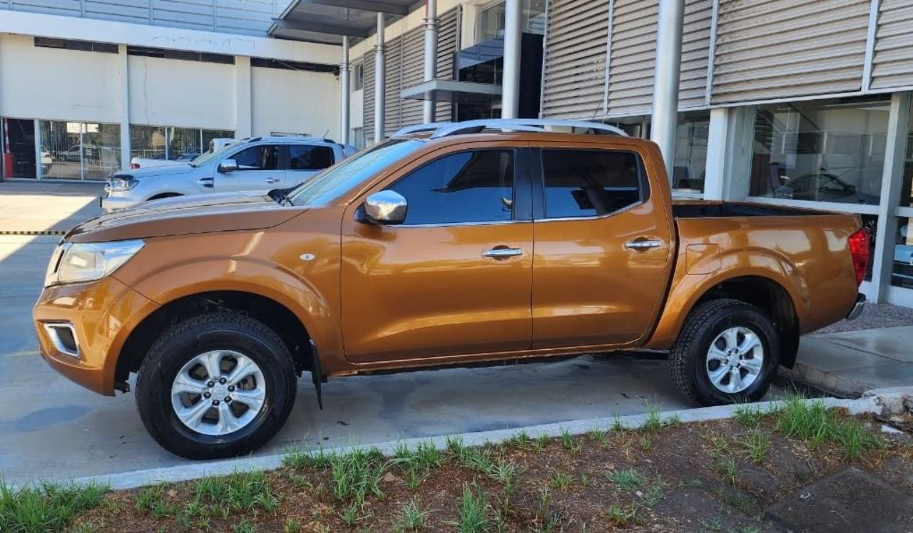 Nissan NP 300 Usada en Mendoza, deRuedas