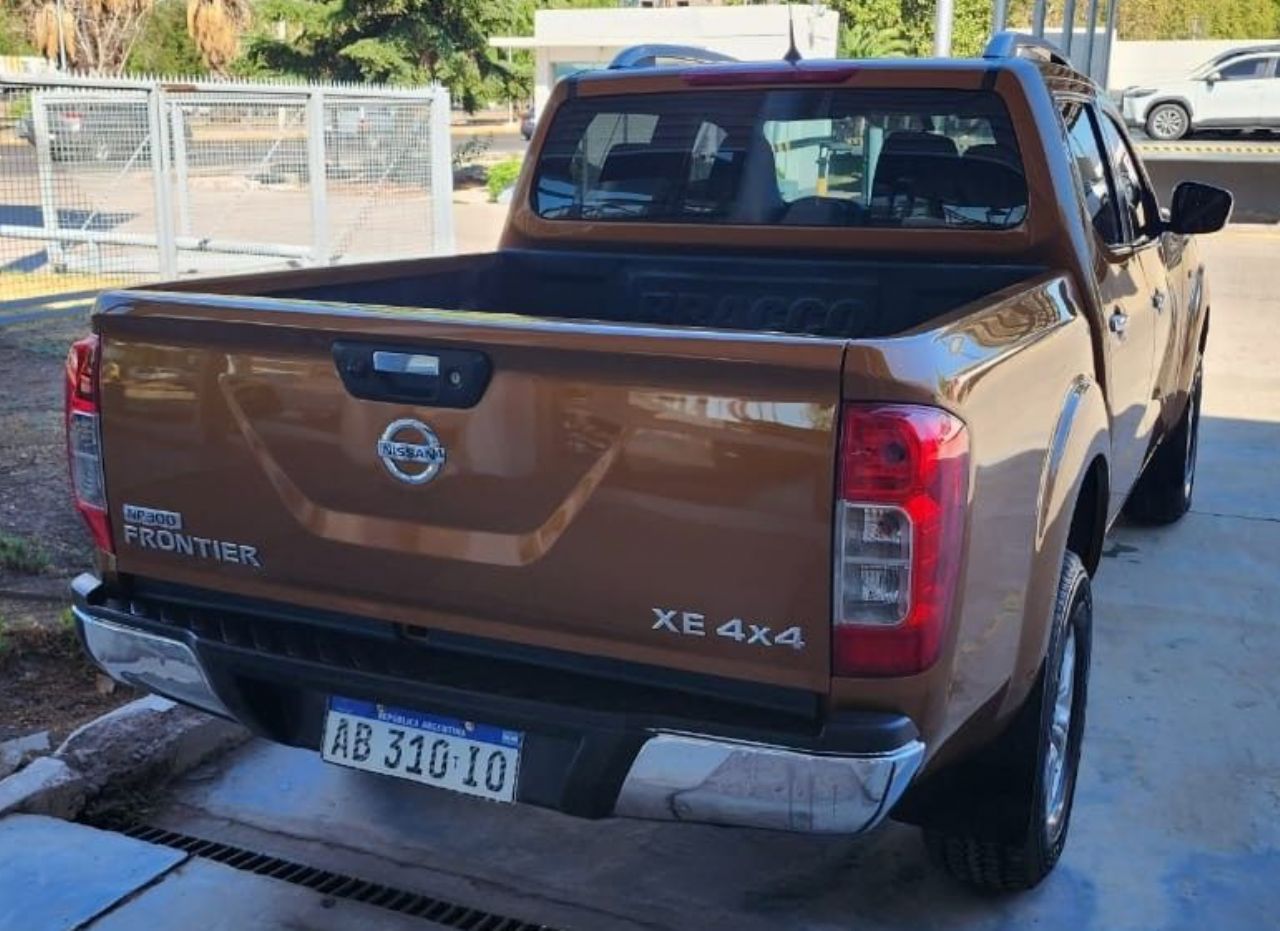 Nissan NP 300 Usada en Mendoza, deRuedas