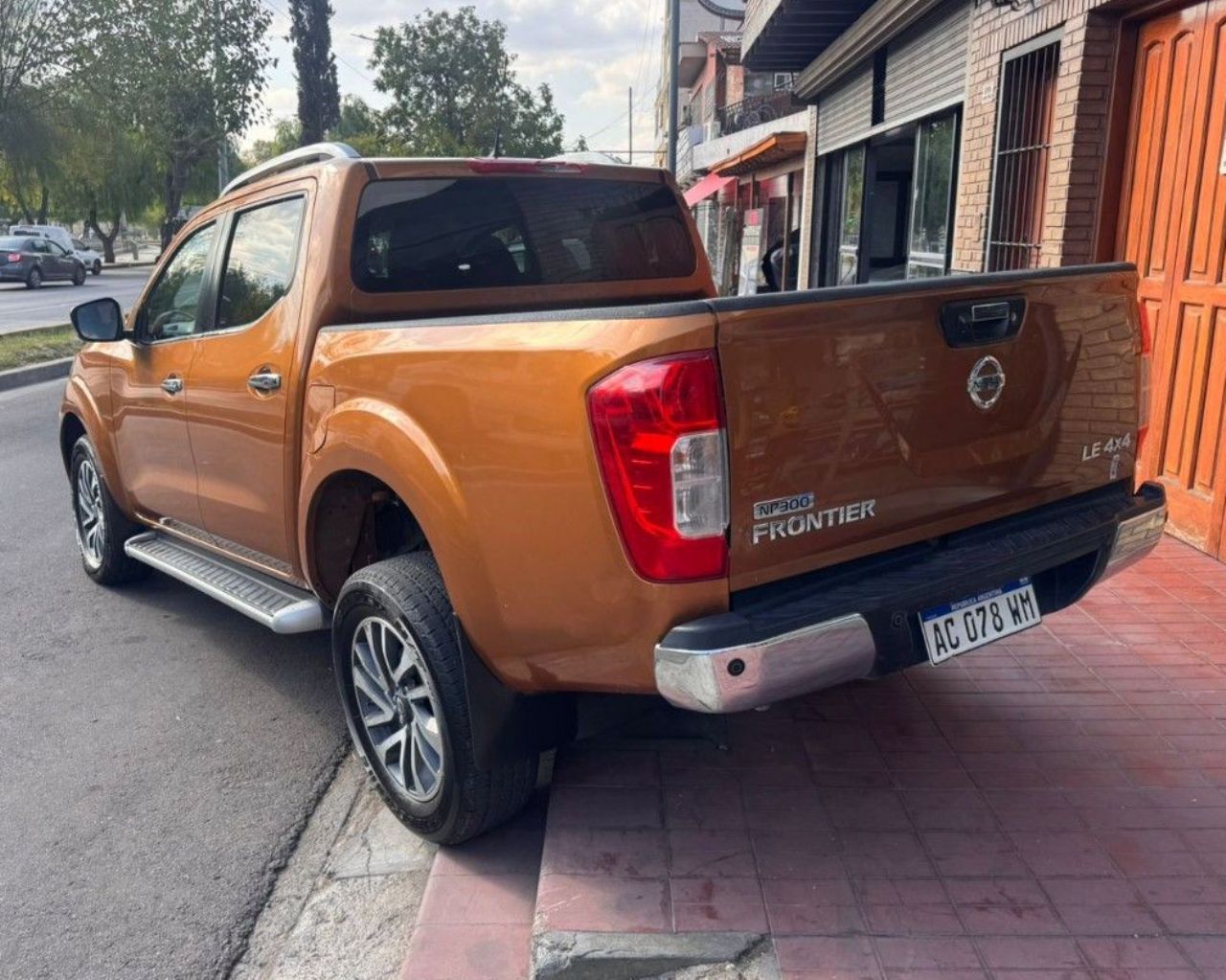 Nissan NP 300 Usada en Mendoza, deRuedas