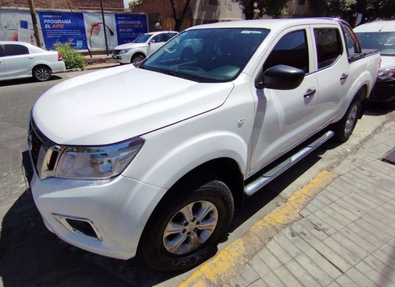 Nissan NP 300 Usada en Mendoza, deRuedas