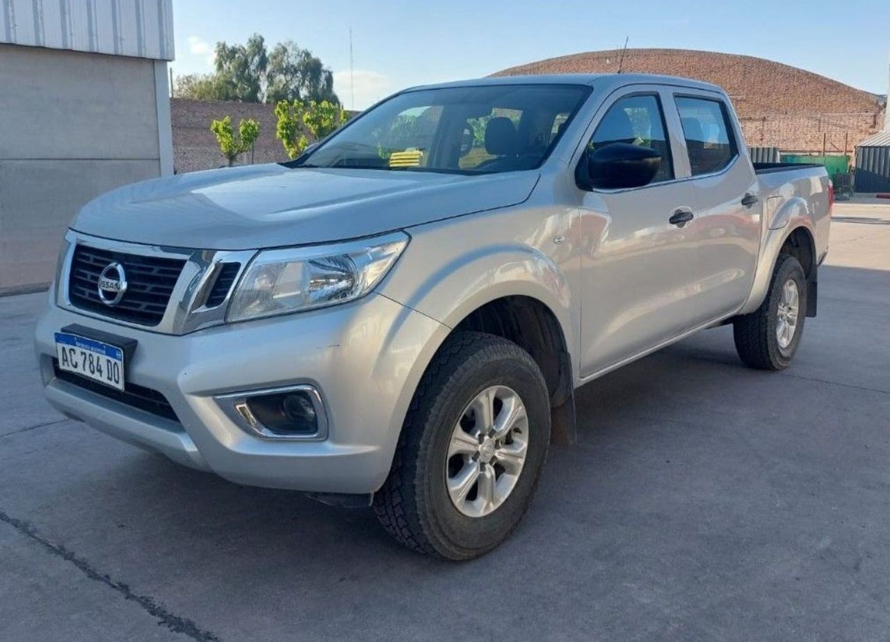 Nissan NP 300 Usada en Mendoza, deRuedas