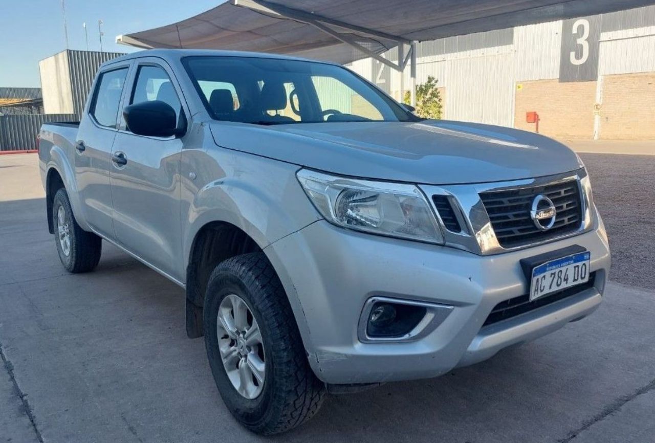 Nissan NP 300 Usada en Mendoza, deRuedas