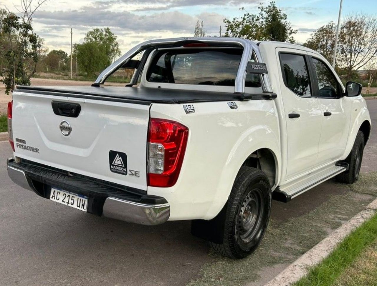 Nissan NP 300 Usada en Mendoza, deRuedas