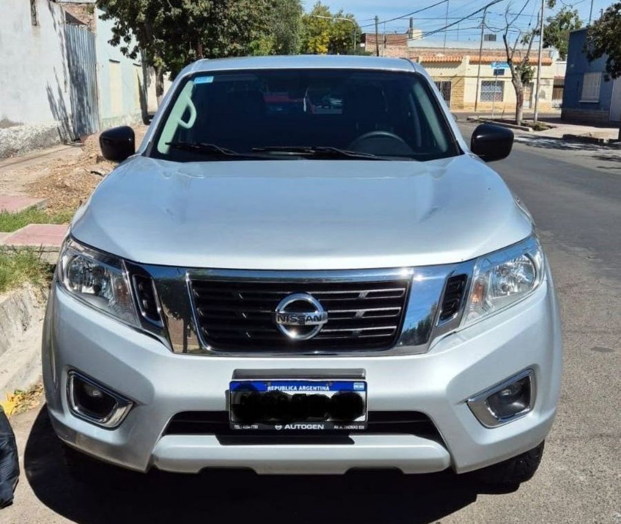 Nissan NP 300 Usada en Mendoza, deRuedas
