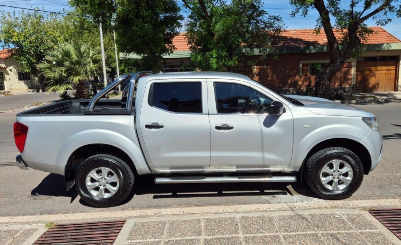 Nissan NP 300 Usada en Mendoza, deRuedas