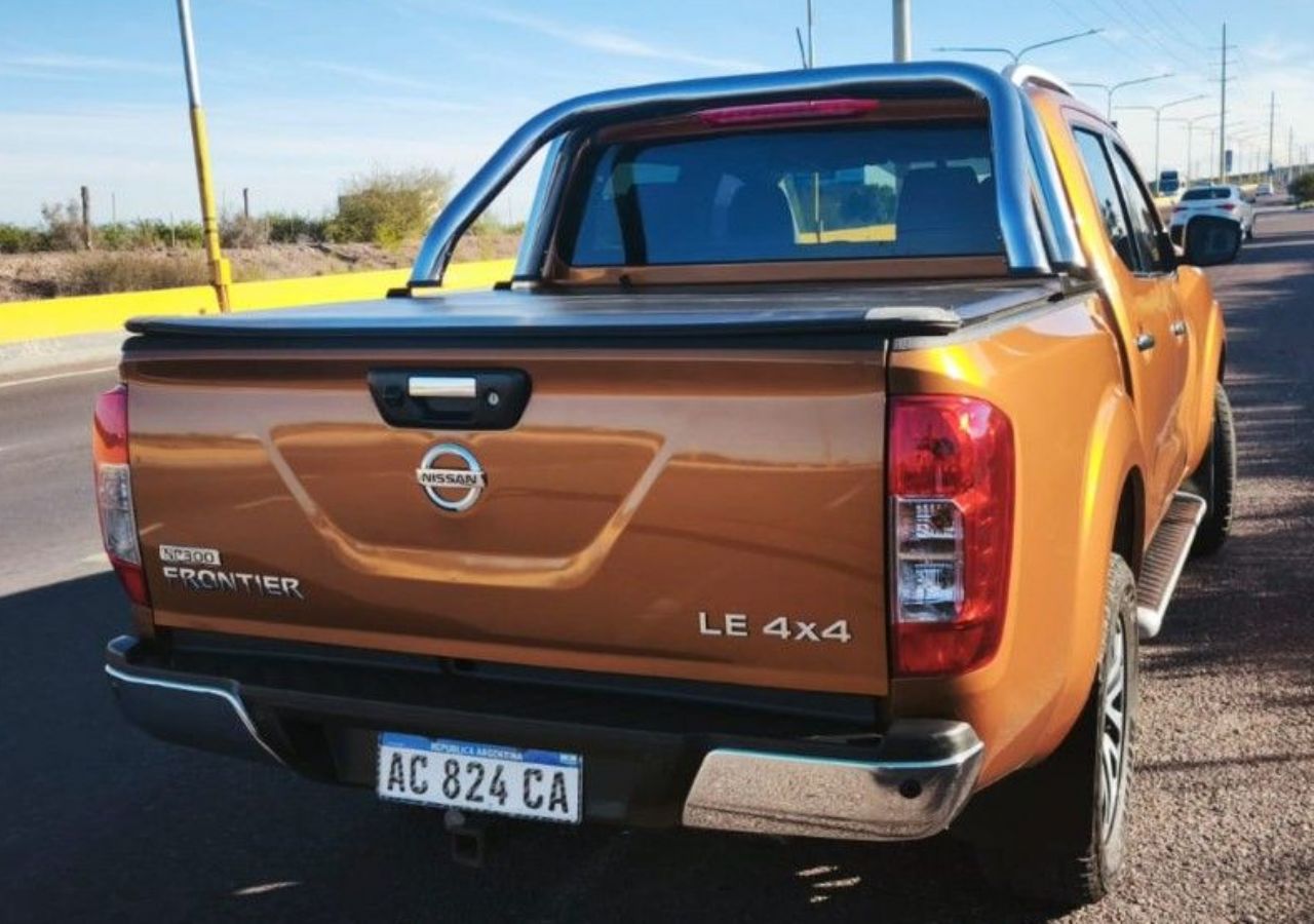 Nissan NP 300 Usada en Mendoza, deRuedas