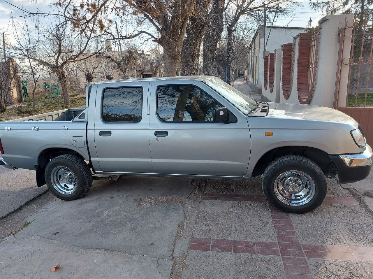 Nissan Pick-Up Usada en Mendoza, deRuedas