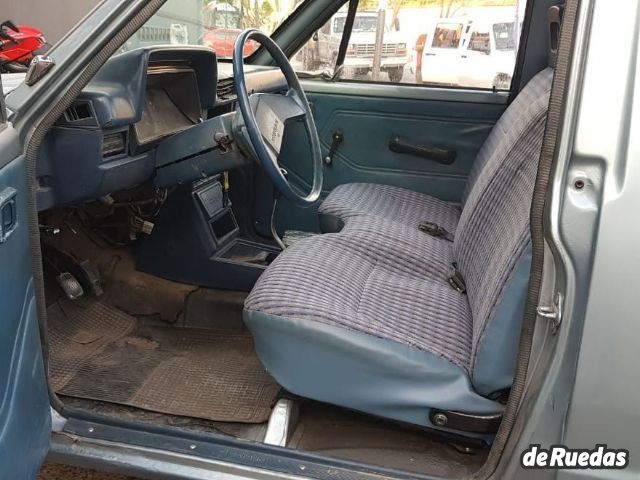 Nissan Pick-up Usada en Mendoza, deRuedas