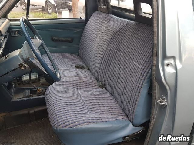Nissan Pick-up Usada en Mendoza, deRuedas